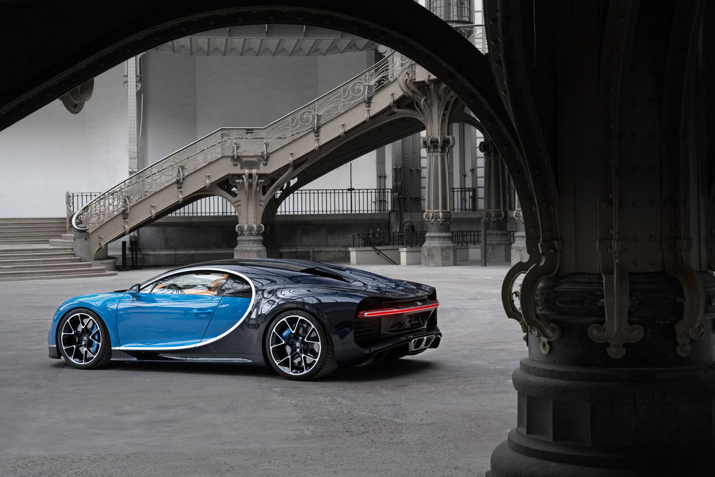 Bugatti Chiron hypercar rental