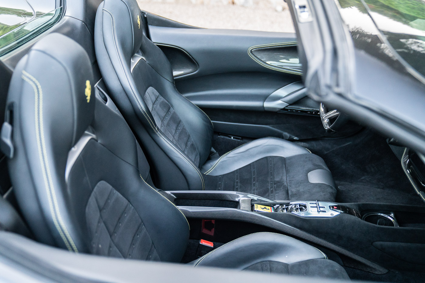 Ferrari SF90 Spider seats