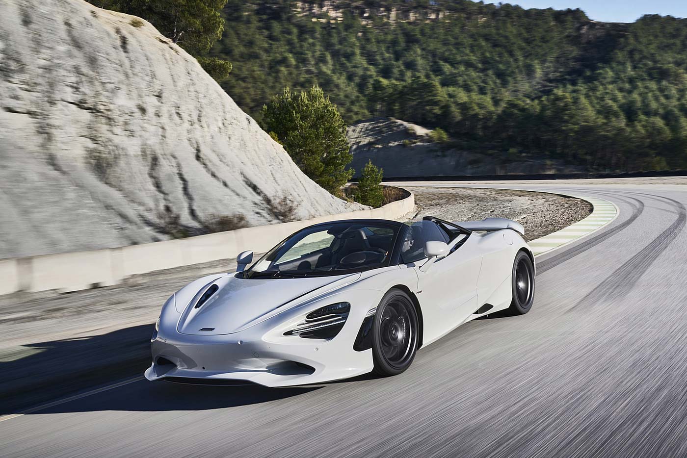 Luxury car hire McLaren 750S Spider