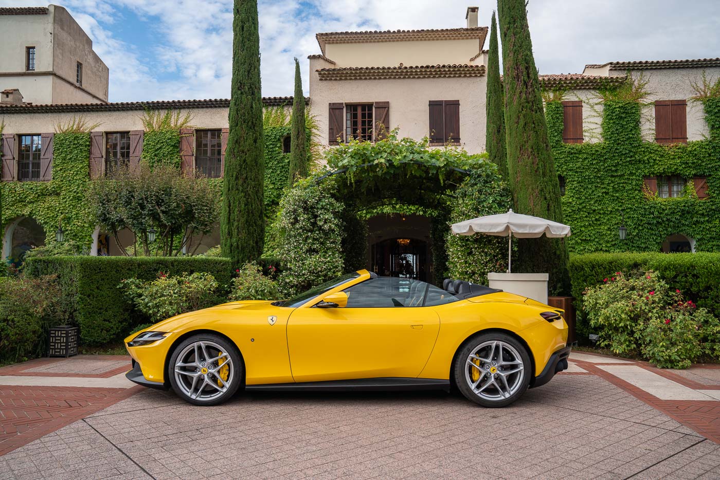 Rent Ferrari Roma Spider Italy
