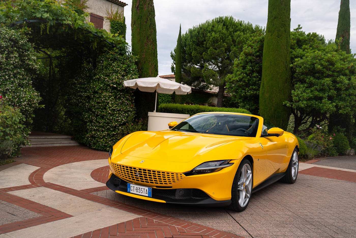 Rent supercar Monaco Ferrari Roma Spider